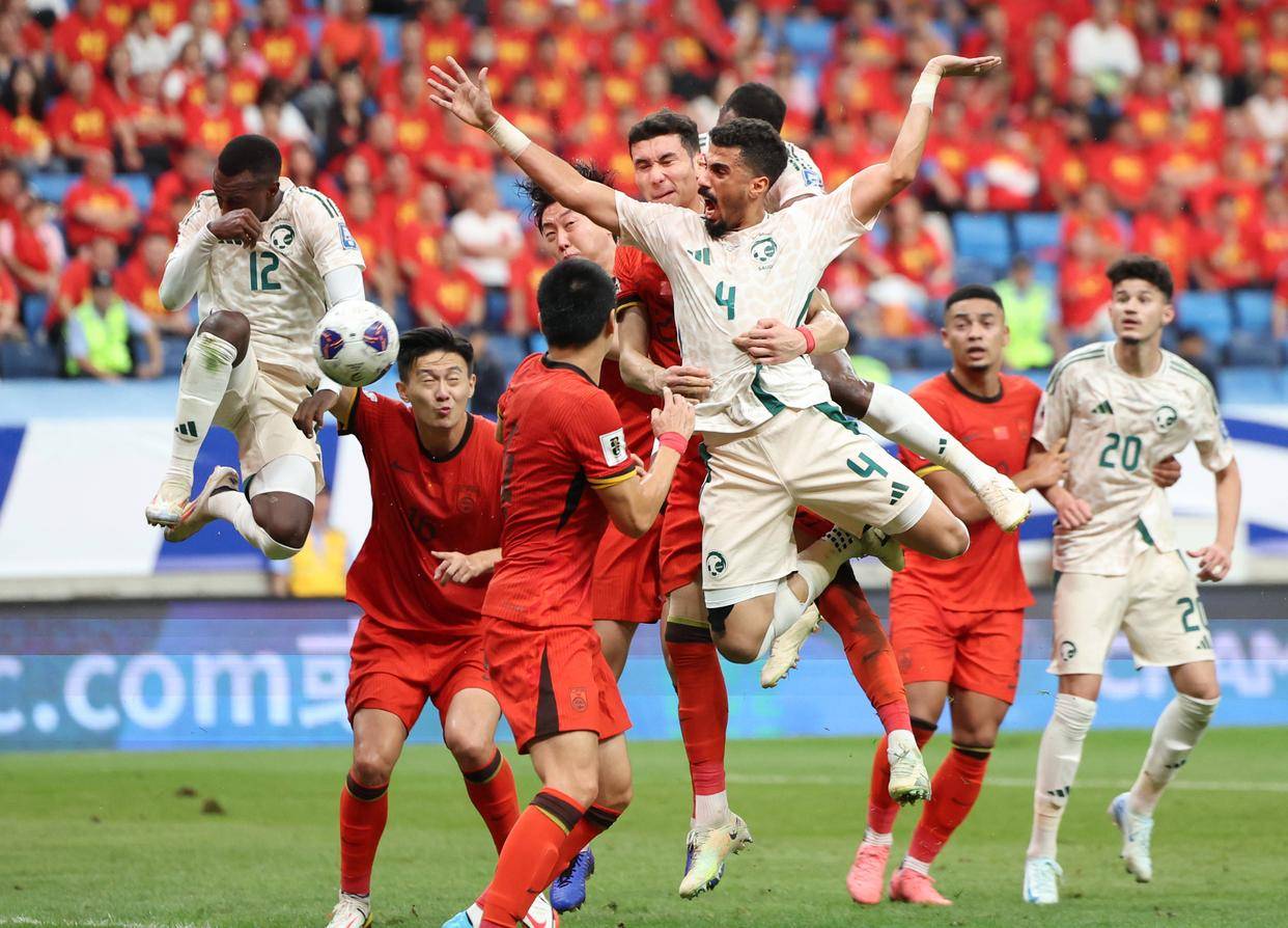 其背后隐藏 其背后隐藏