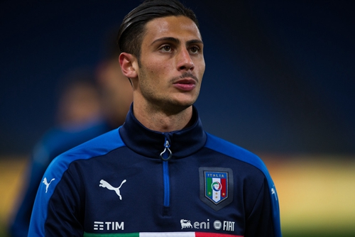 持球人借中 持球人借中