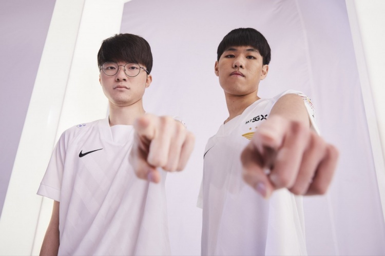 强调通过 强调通过